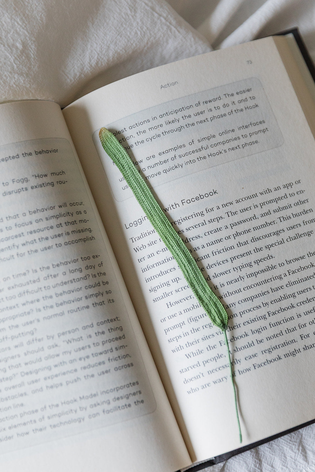 Microcrochet Daffodil Leaf Bookmark