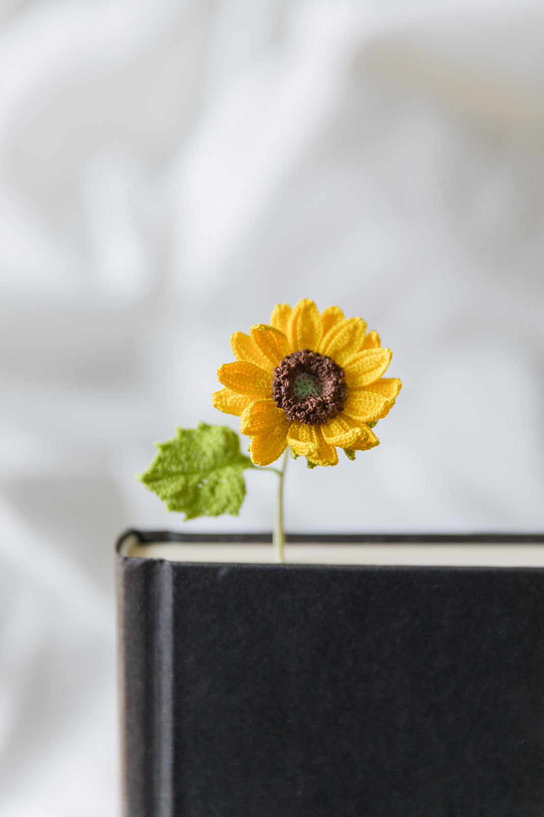 Microcrochet Sunflower Bookmark