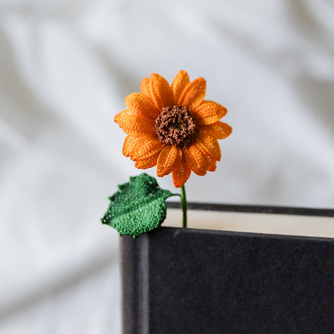 Microcrochet Sunflower Bookmark