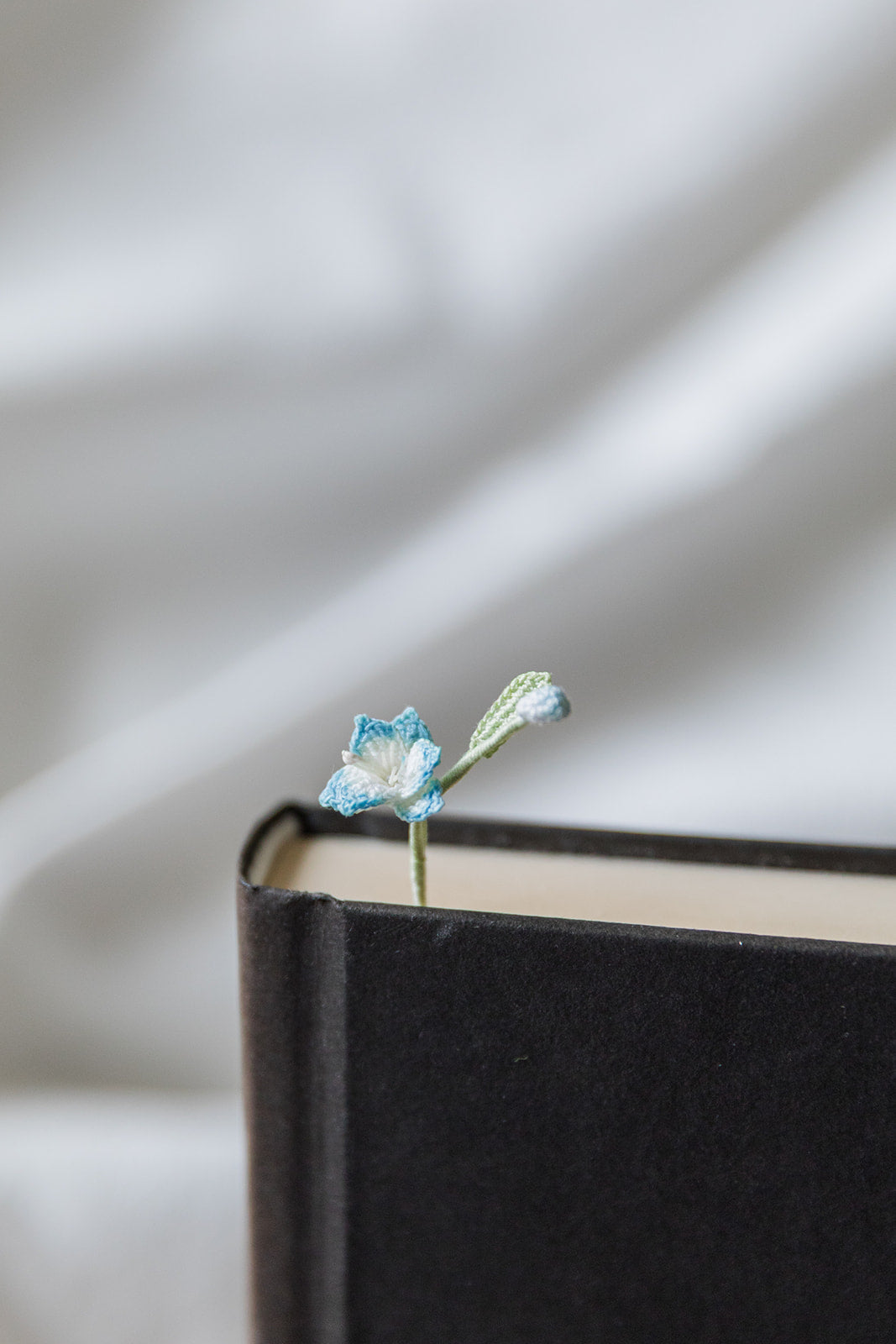 Microcrochet Star Flower Bookmark