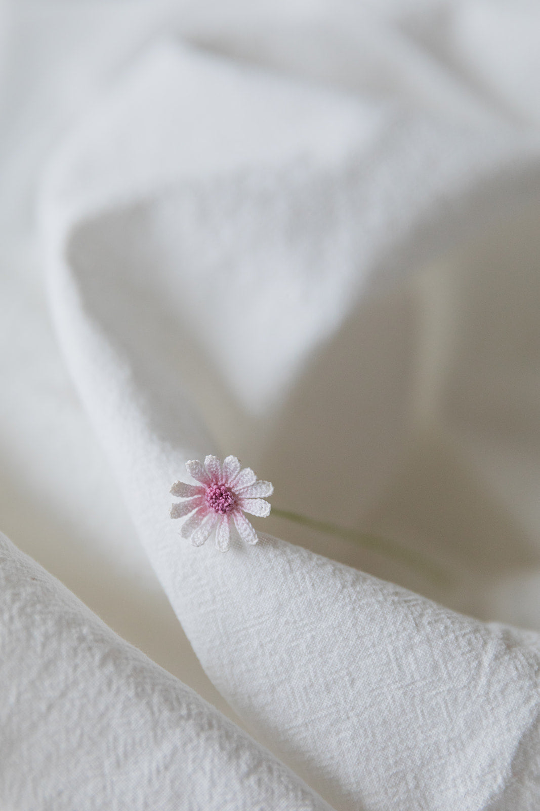 Microcrochet Daisy Bookmark