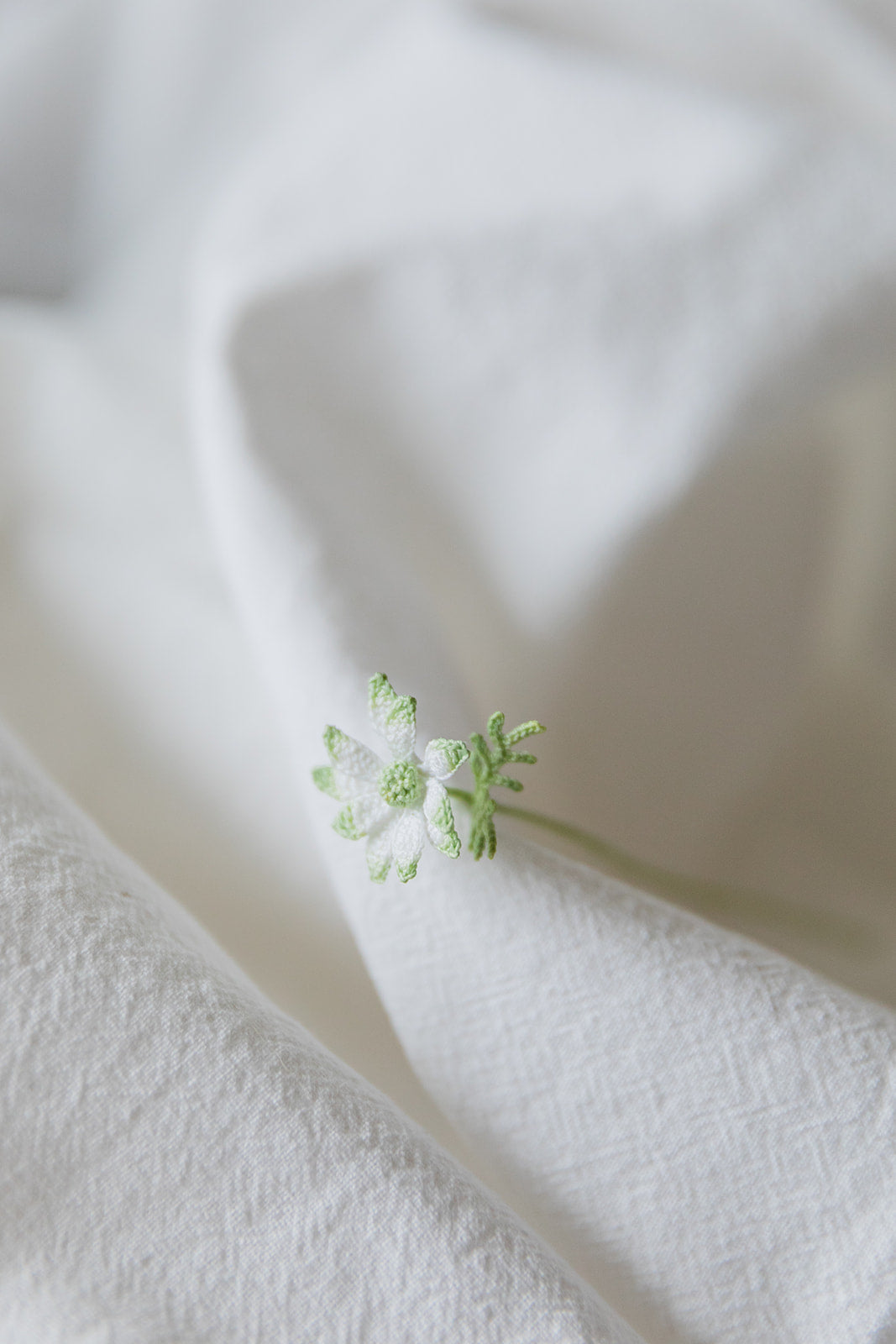 Microcrochet Daisy Bookmark