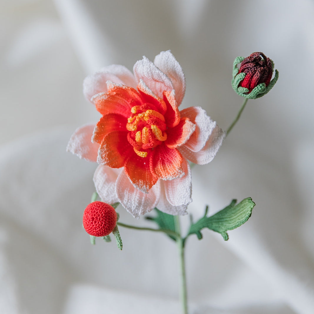 Microcrochet Coral Dahila Bookmark