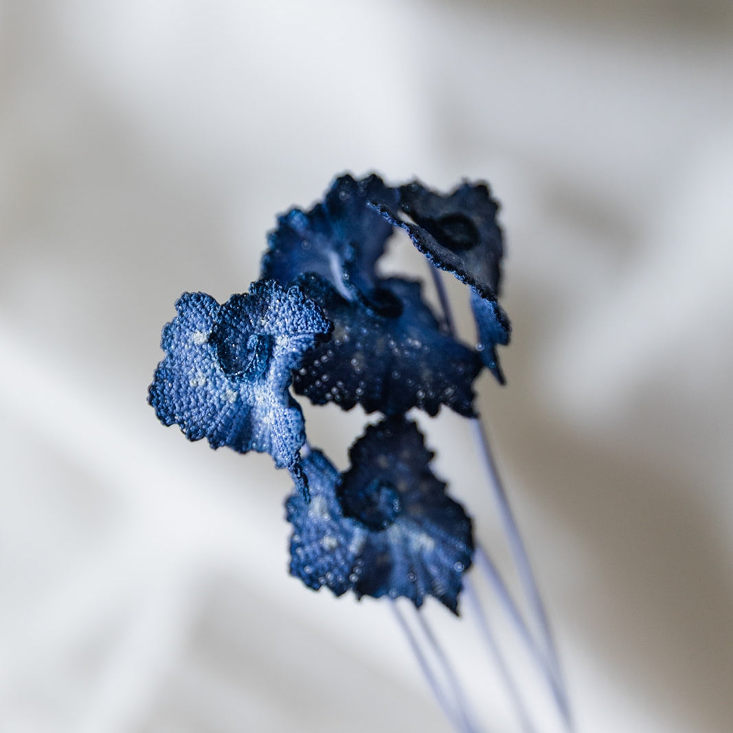 Microcrochet Begonia Escargot Bookmark