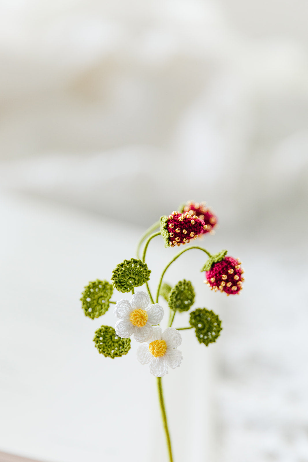 Microcrochet Liz Strawberry Bookmark