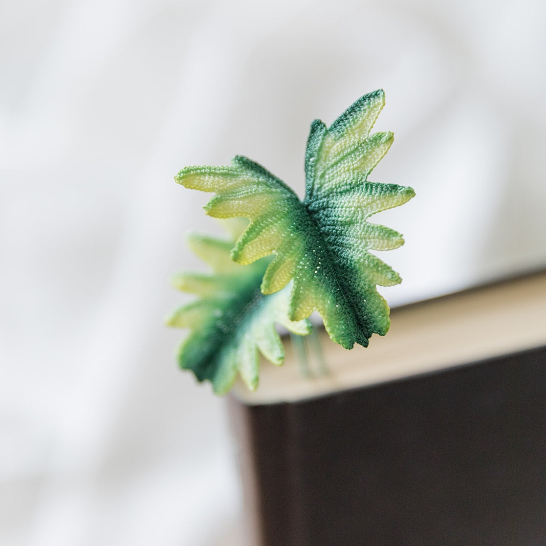 Microcrochet Philodendron Bookmark