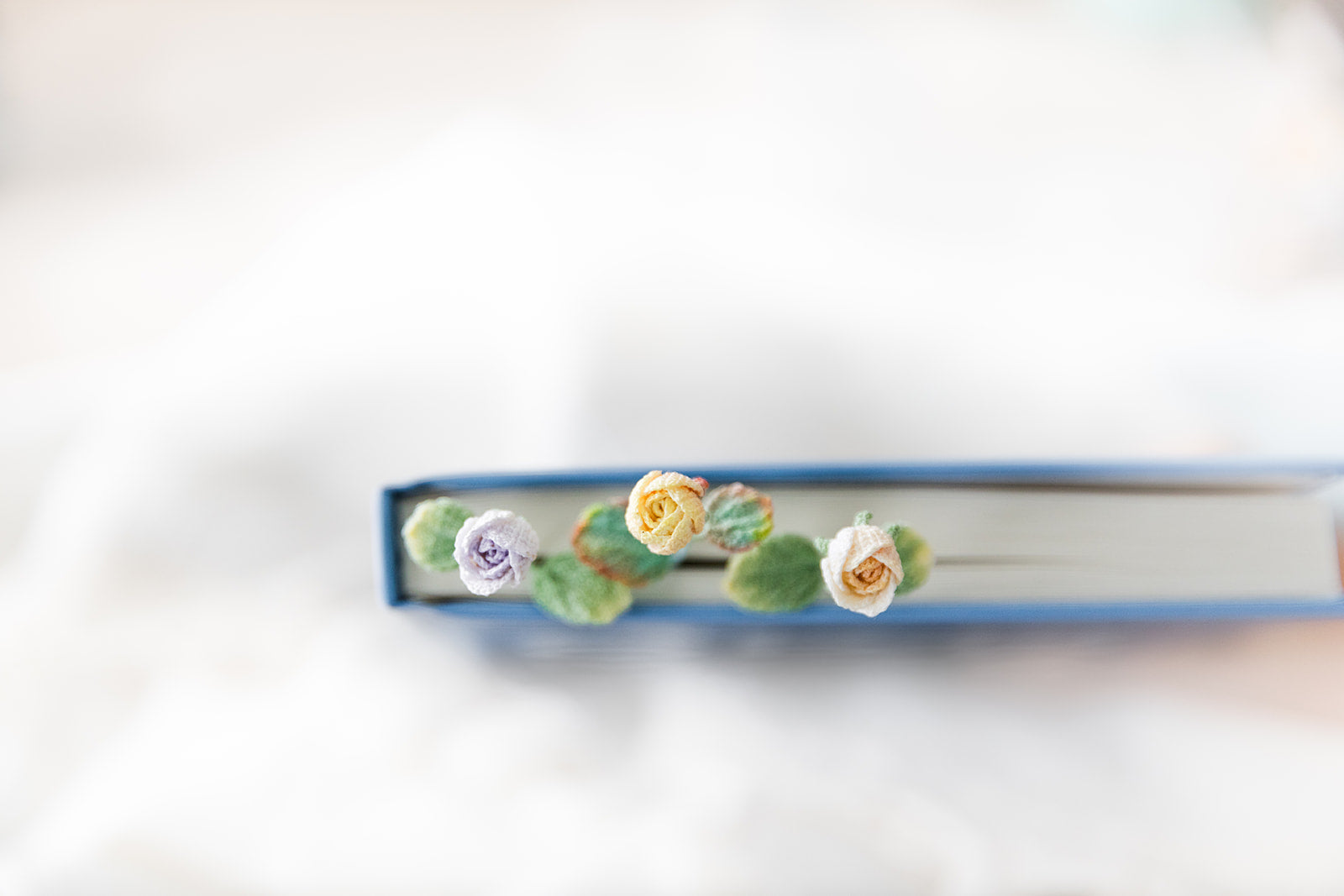Microcrochet Mini Rose Buds Bookmark