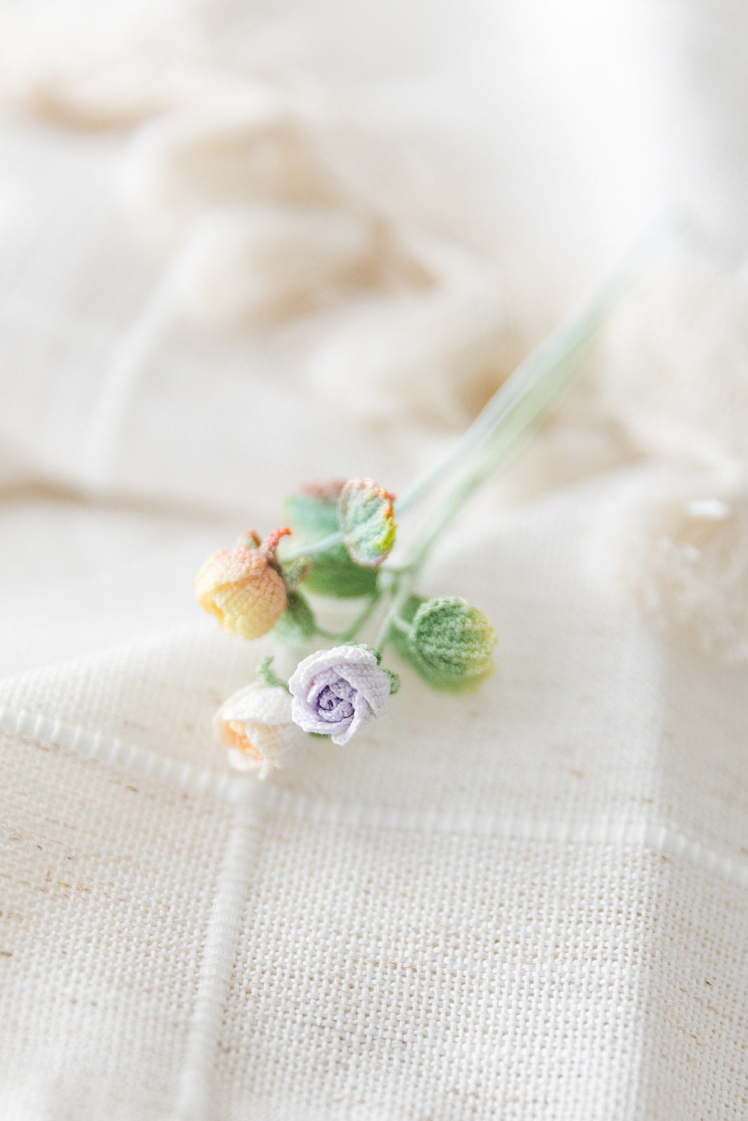 Microcrochet Mini Rose Buds Bookmark