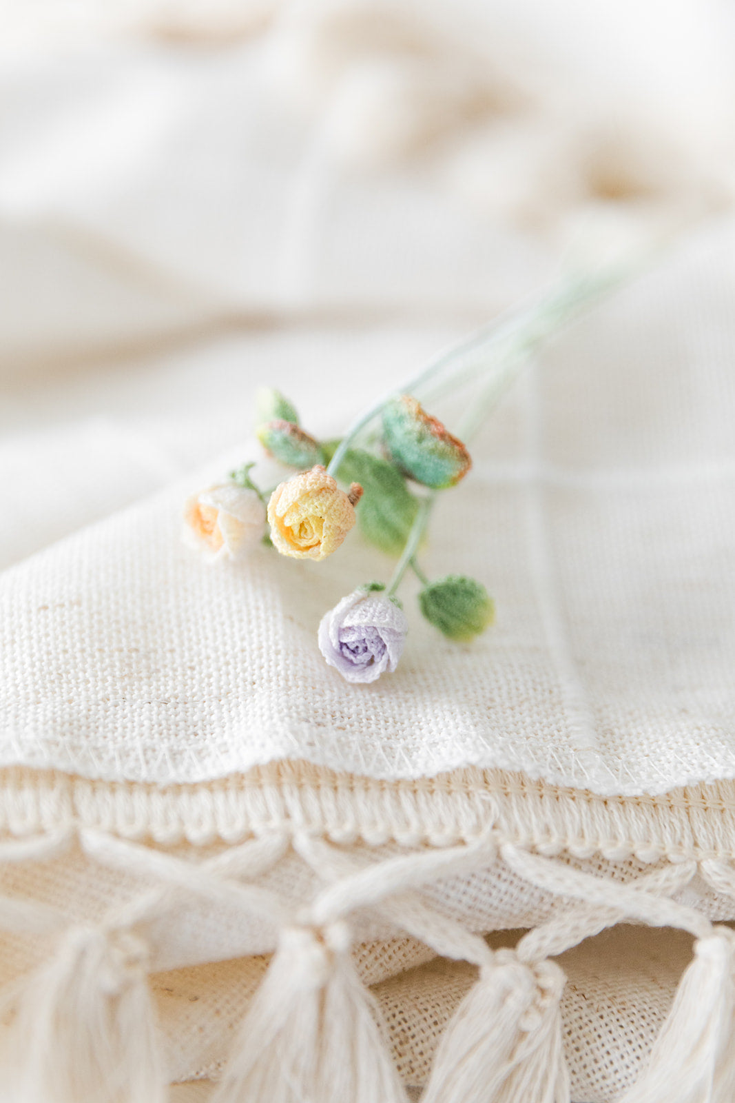 Microcrochet Mini Rose Buds Bookmark