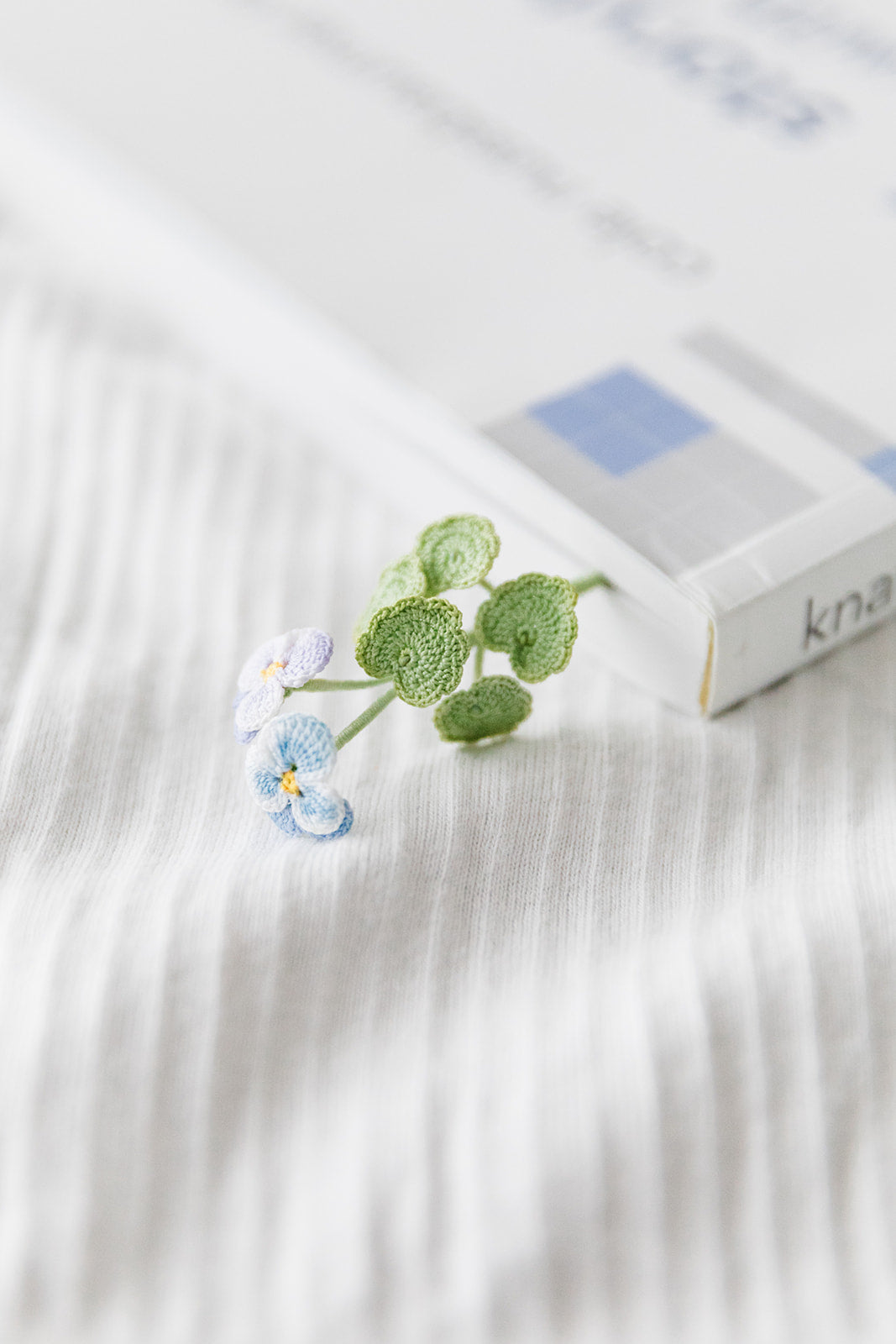 Microcrochet Pansy Bookmark