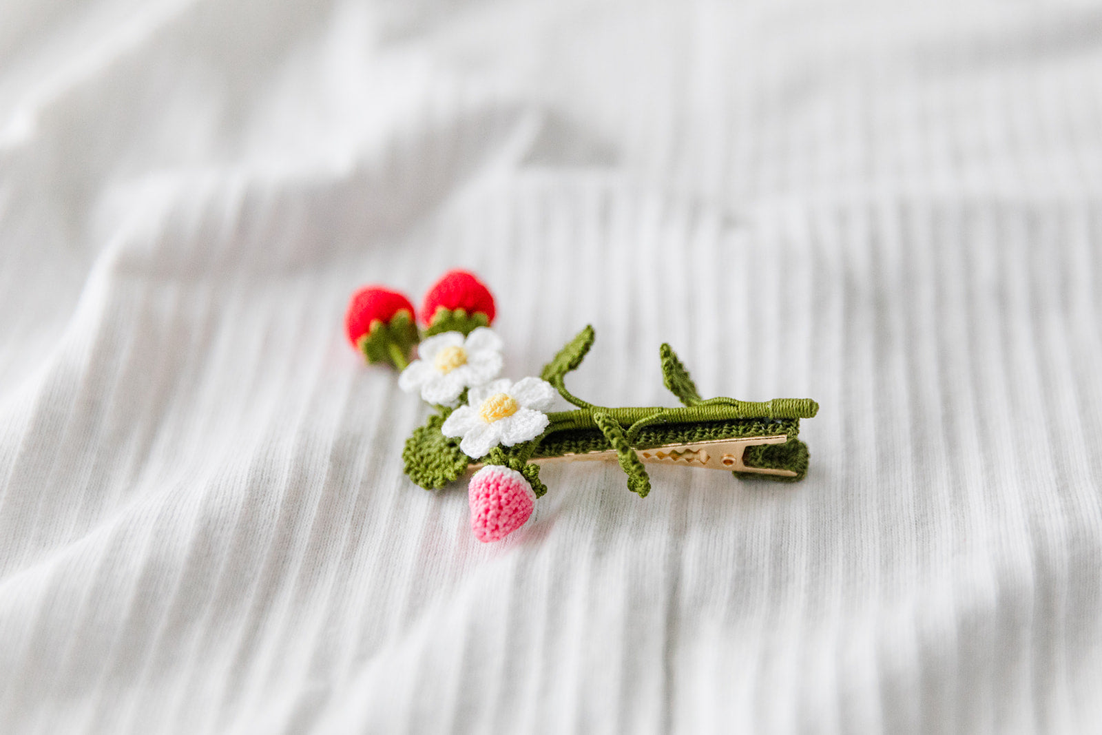 Microcrochet Stawberry Hair Clip