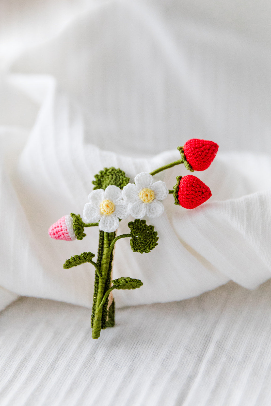 Microcrochet Stawberry Hair Clip