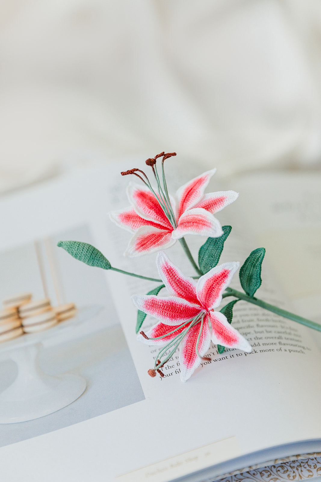 Microcrochet Big Lily Bookmark