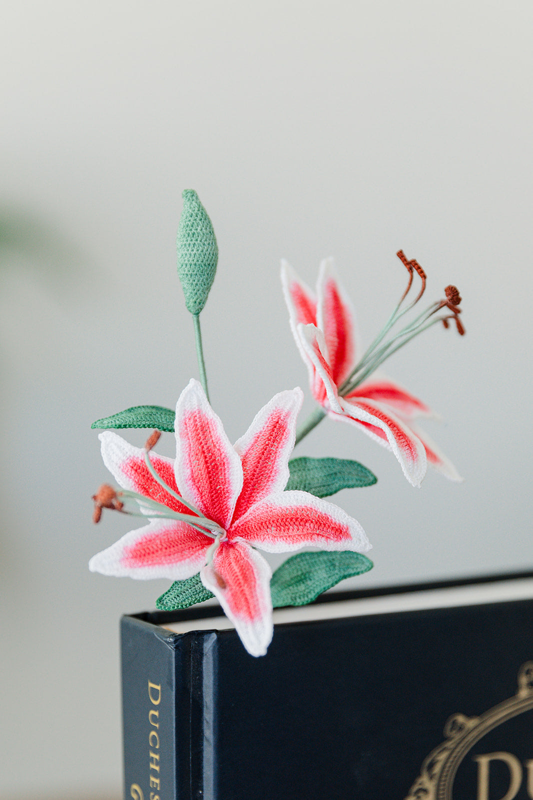 Microcrochet Big Lily Bookmark