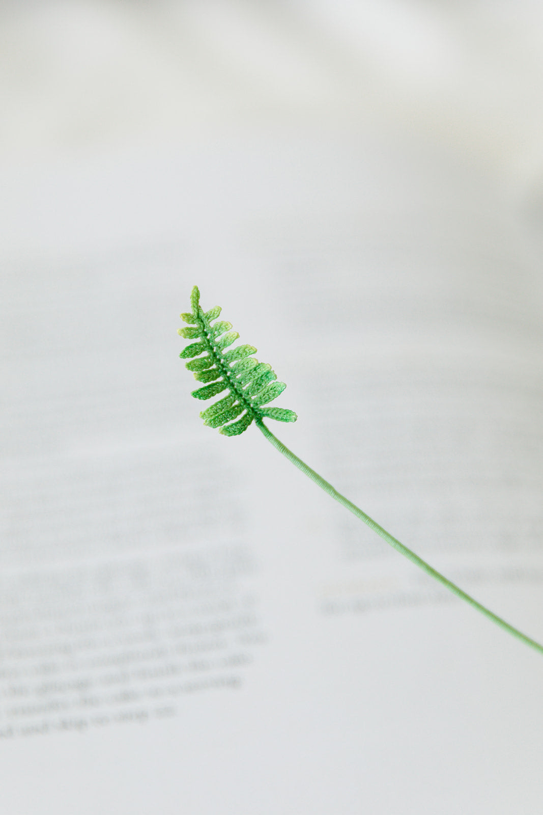 Microcrochet Leaf Bookmark