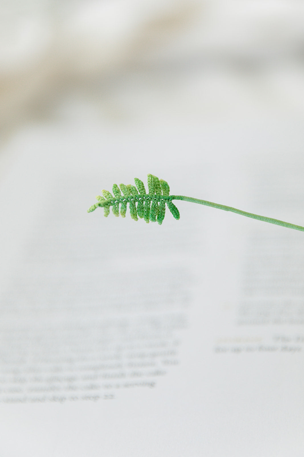 Microcrochet Leaf Bookmark
