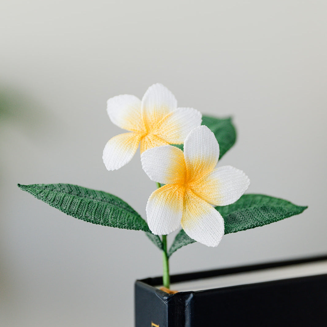 Microcrochet Plumeria Bookmark