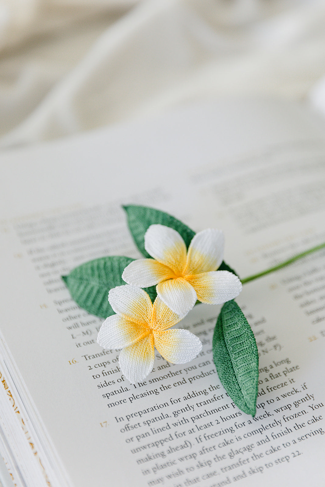 Microcrochet Plumeria Bookmark